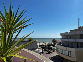 ModernShore - Attico Sul Mare Alba Adriatica